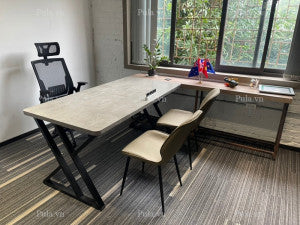 Frankfurt X-Desk