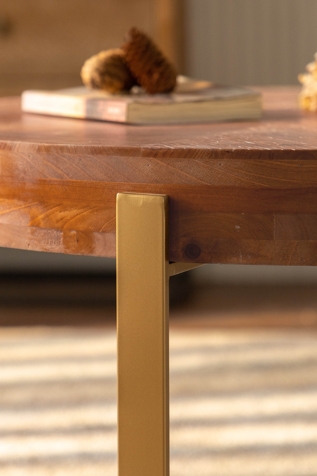 Retro Round Coffee Table Gold