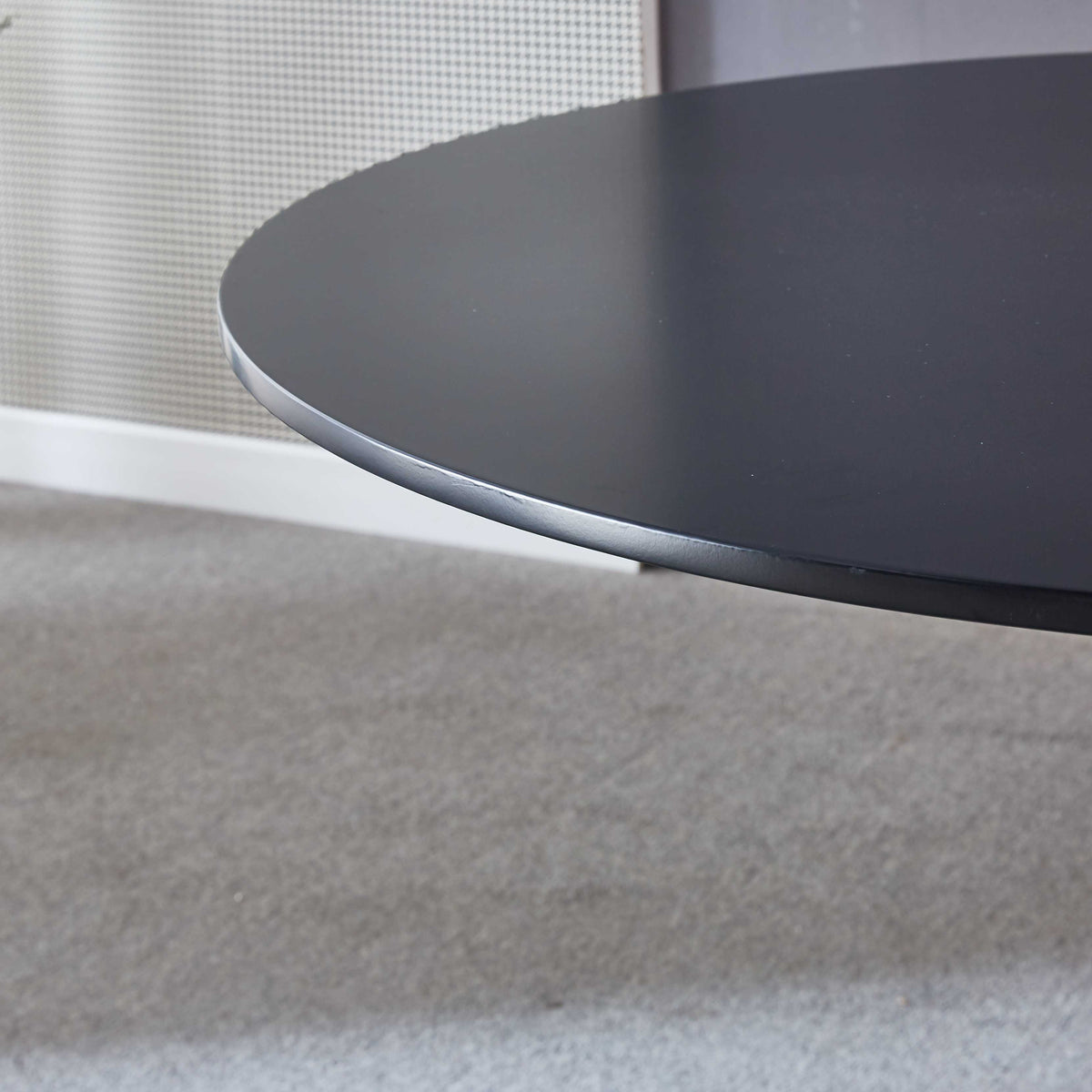 Black Tulip Dining Table with Round MDF Top