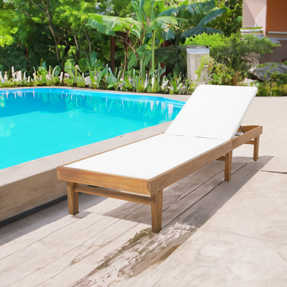 Summerland Outdoor Chaise Lounge – Beige Mesh
