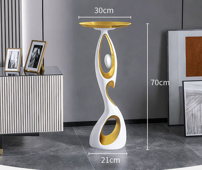 Minimal Floor to Ceiling Decor