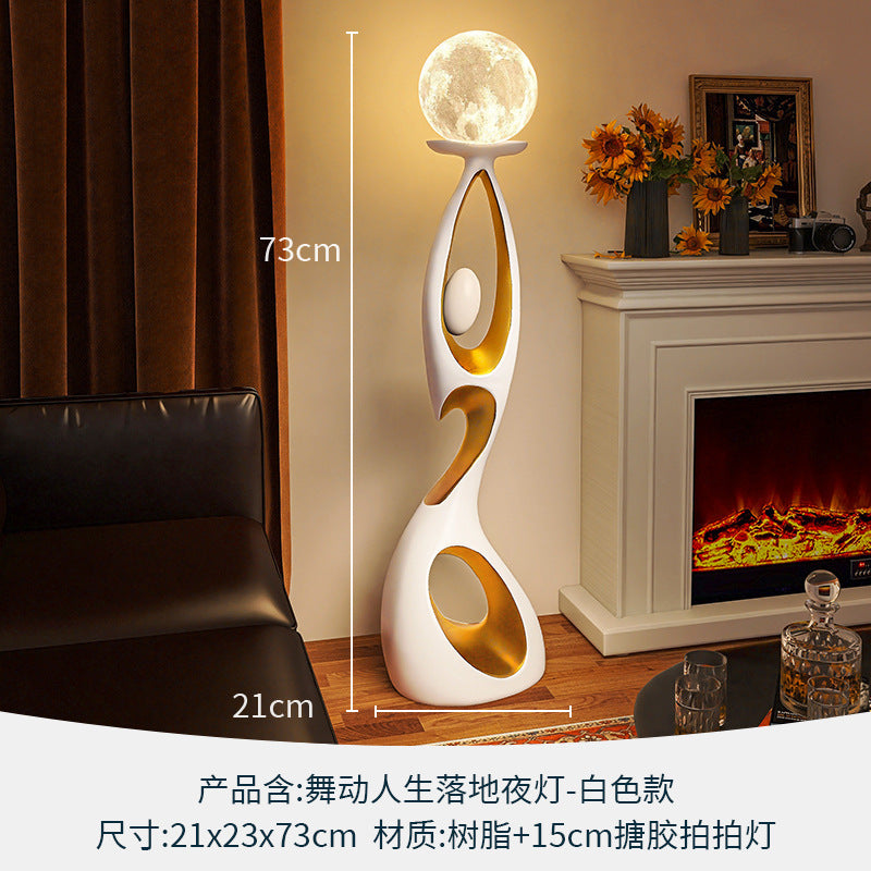 Minimal Floor to Ceiling Decor