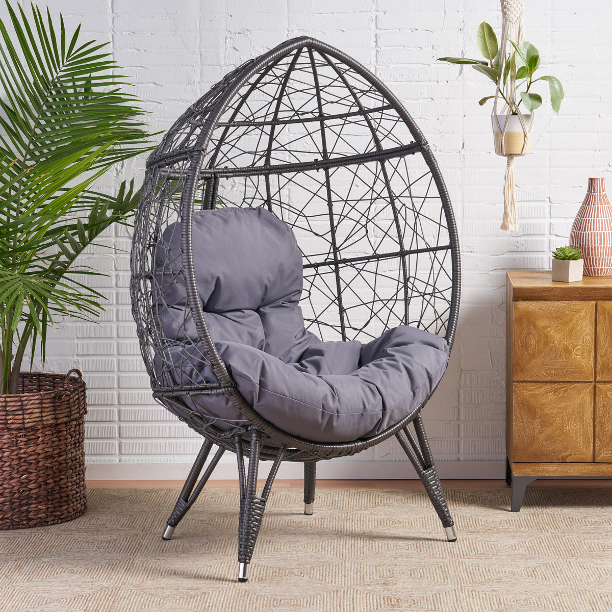 Gianni Teardrop Outdoor Dining Chair – PE Rattan & Iron with Cushion