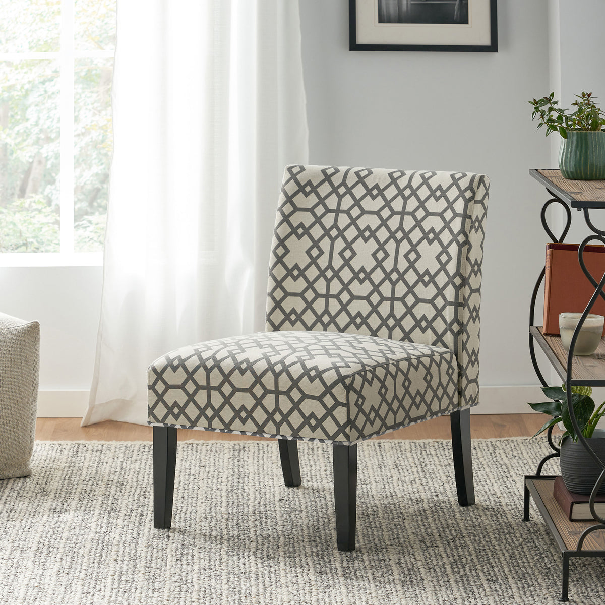 Modern Accent Chair – Cream Fabric