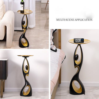 Minimal Floor to Ceiling Decor