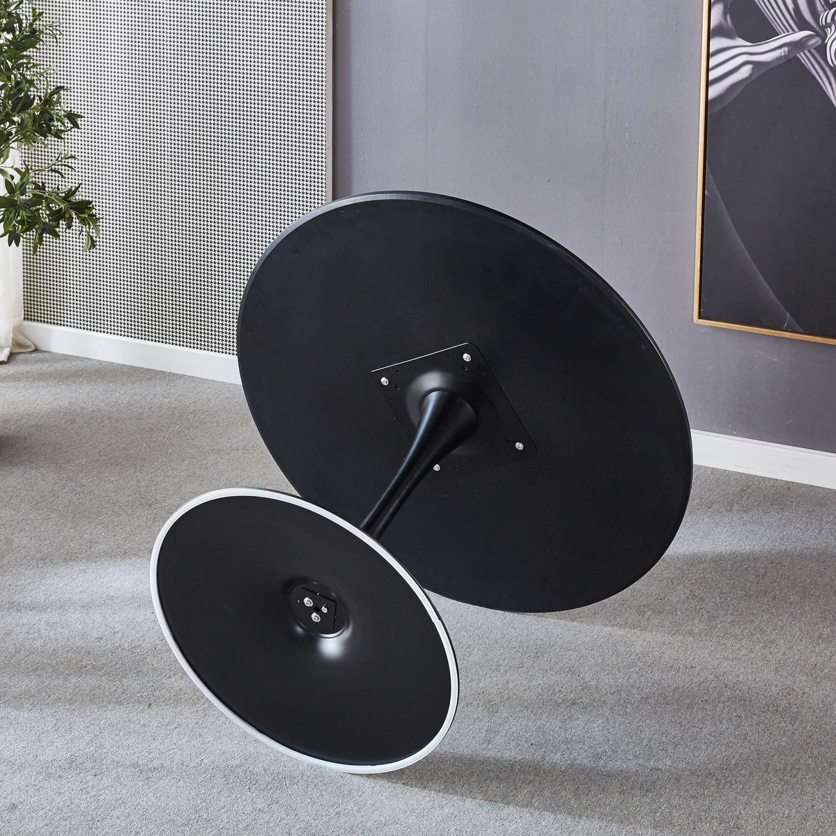 Black Tulip Dining Table with Round MDF Top