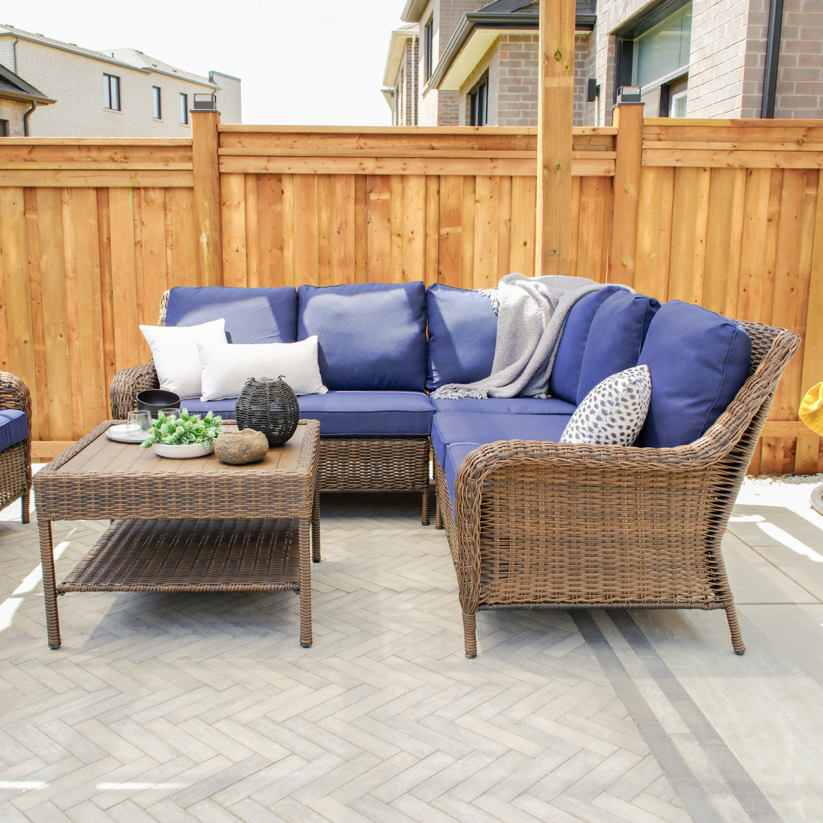 Cambridge 4-Piece Sectional Set With Coffee Table
