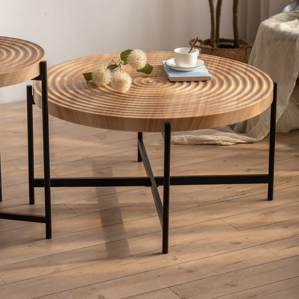 Thread Pattern Round Coffee Table Bronze