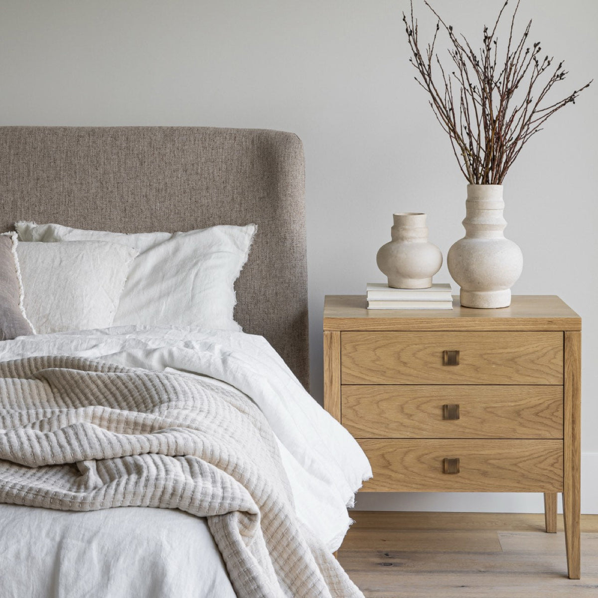 Faye Queen Bed With Curved Headboard - Perfect Taupe