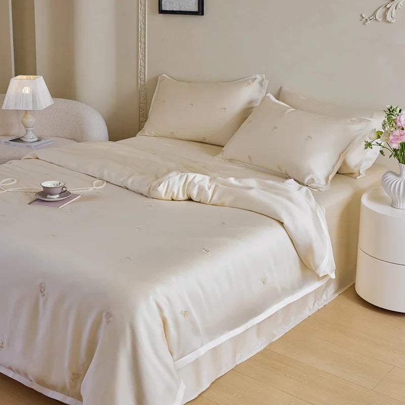 Royal Retreat Rose Embroidery 600 TC Duvet Set - White