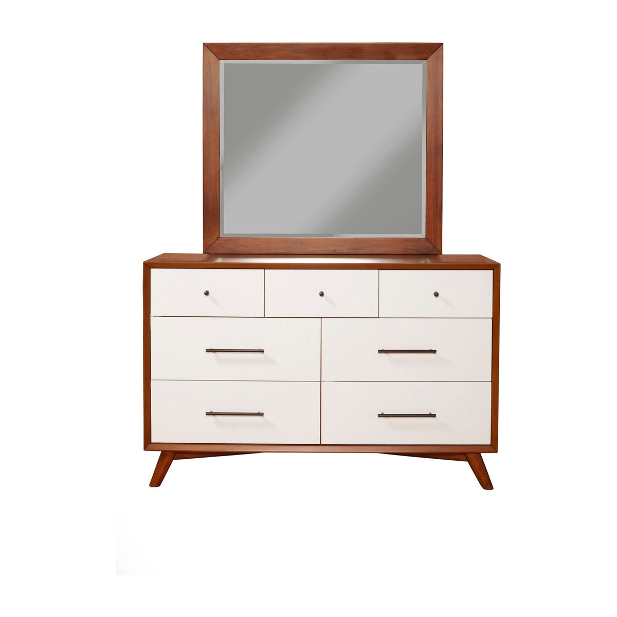 Flynn Dresser, Chestnut/White